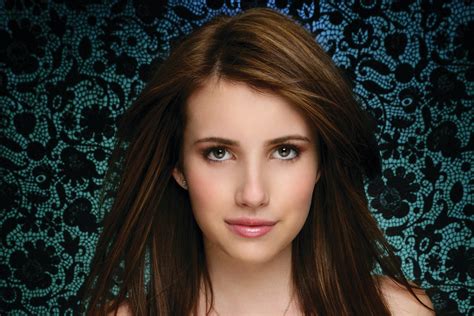 Emma Roberts Glance Brunette Girl Brown Haired Hd Wallpaper Rare Gallery