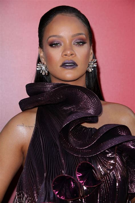 A true pop icon, robyn rihanna fenty is a singer, actress, and businesswoman from saint michael, barbados. RIHANNA at Ocean's 8 Premiere in New York 06/05/2018 ...