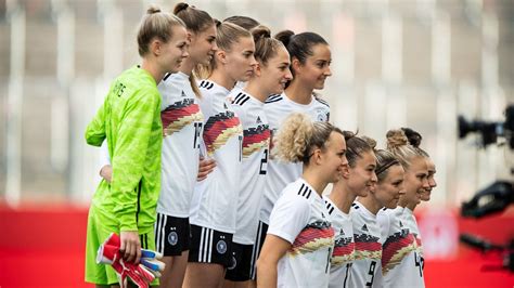 Fifa Weltrangliste Deutsche Frauen Nationalmannschaft Nur Noch Platz Fünf Fußball News Sky