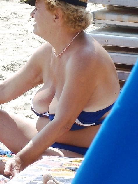 Busty Granny On The Beach Mixed Pics Xhamstersexiezpix Web Porn