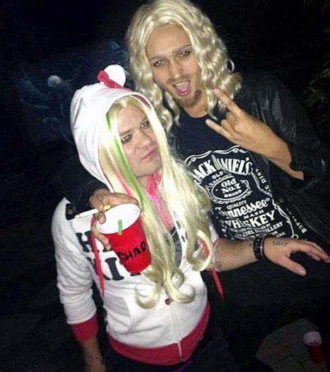 Halloween Deryck Whibley Dressed Up As Ex Wife Avril Lavigne And His Current Girlfriend Ari