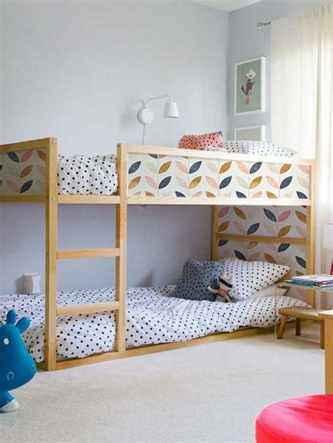 We challenged ourselves to make a tiny bedroom for two because more people are moving to cities and renting small apartments. IKEA Kinderbett für süβe Träume: 40 moderne Ideen in 2020 ...