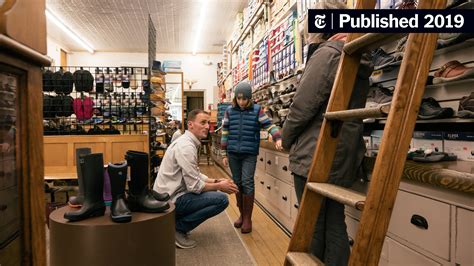 Shut Out By Shoe Giants ‘mom And Pop Stores Feel Pinched The New York Times