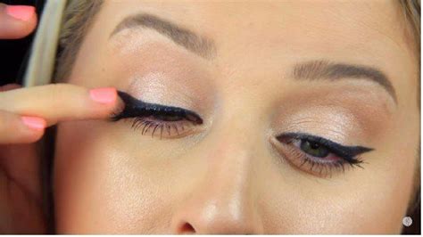 pat the lashes how to apply fake eyelashes beginner s guide eyelashes how to apply applying