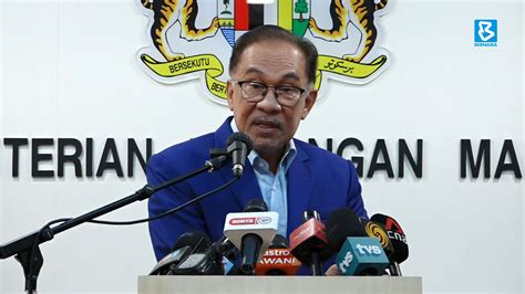 Sidang Media Perdana Menteri Datuk Seri Anwar Ibrahim Di Kementerian