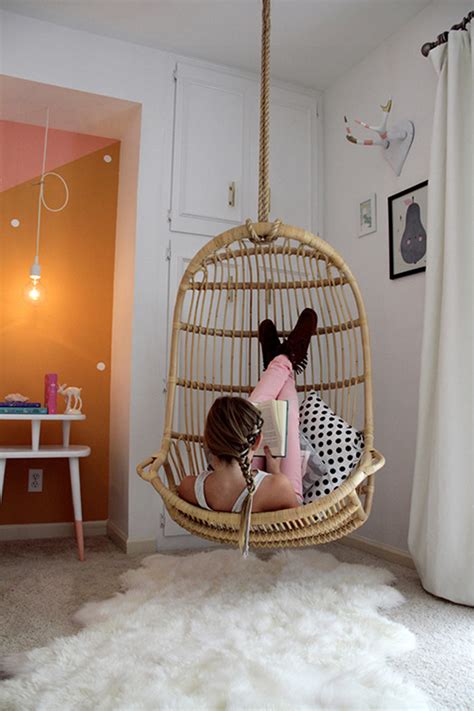 Hanging seats for bedrooms are making a comeback? Swinging Chairs For Bedrooms | Interior Decorating Terms 2014