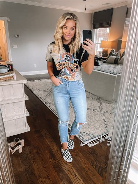 How To Style Graphic Tees Maddie Duff
