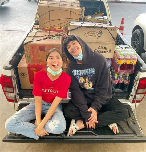 ปารีณา ฉะ ก้อย อรัชพร โหน ประยุทธ์ ดัง เล่นได้แค่ตลกหกฉาก ล่าสุด สมาคมผู้ปกครองบุคคลออทิซึมไทย ได้โพสต์ข้อความผ่านทาง. ฝากนิกกี้ตีฐานทัพให้แตก! "ปารีณา" โต้กลับ "ก้อย อรัชพร ...