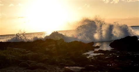 Oahu Photographer Pounding Waves