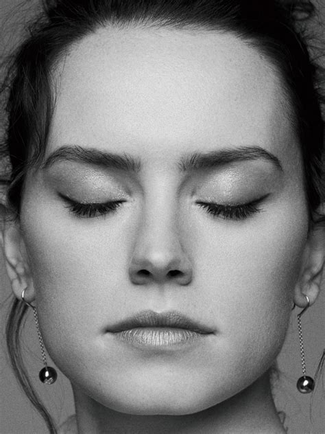 Daisy Ridley Actress Celebrity Women Closed Eyes Face Monochrome