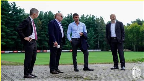 Arsenal are aware of reports linking ivan gazidis with ac milan and don't. Maldini, Massara, Gazidis, Scaroni came to Milanello - YouTube