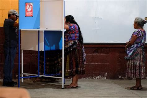 “abramos Las Cajas” El Partido Del Presidente De Guatemala Alejandro Giammattei Pidió Que El
