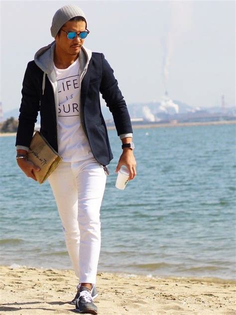ユニクロを使ったコーデ・メンズ｜秋と冬のお洒落スタイル！ Mens Magazine（メンズマガジン） White Jeans Mens