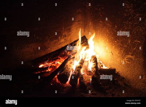 Fire Logs Hi Res Stock Photography And Images Alamy