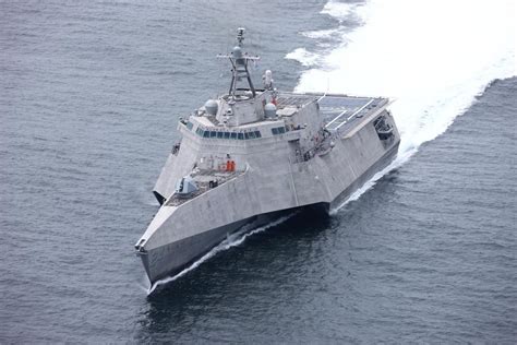 meet the newest u s navy combat ship the uss oakland lcs 24 autoevolution