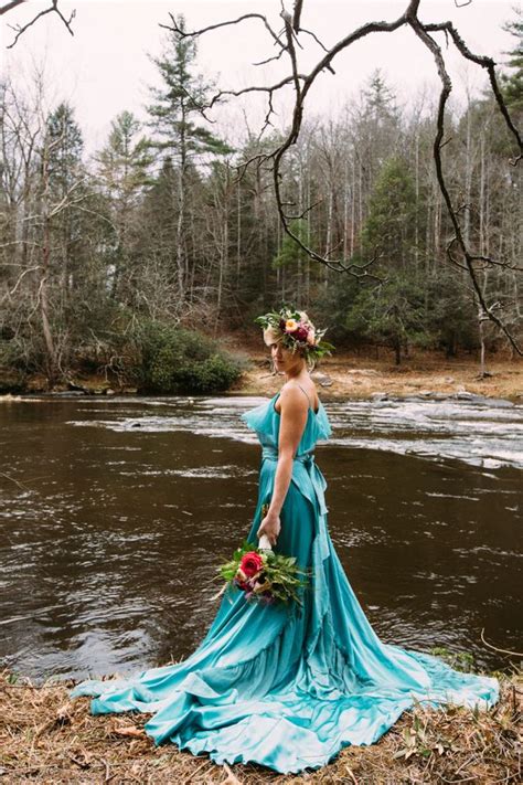 Pembayaran mudah, pengiriman cepat & bisa cicil 0%. 10 Ide Gaun Pengantin Warna Hijau Tosca untuk Pernikahan ...
