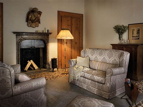 I cuscini eleganti per divani sono un elemento d'arredo capace di far cambiare volto ai vostri interni. Grace - Divani classici - Samoa Divani