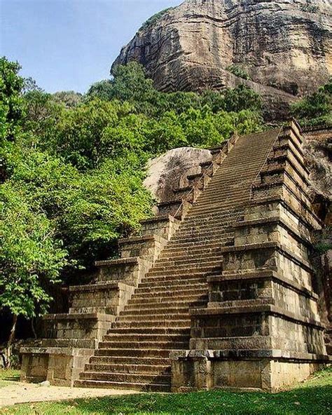 Yapahuwa Rock Fortress Sri Lanka In 2022 Fortress Ancient Ruins