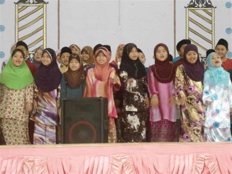 Kecemerlangan akademik tidak akan mampu direalisasikan sekiranya barisan guru hari ini tidak mempunyai efikasi yang merujuk kepada strategi pengajaran, pengurusan bilik. SEKOLAH RENDAH KAMPONG MENENGAH, TUTONG : Sambutan Hari ...