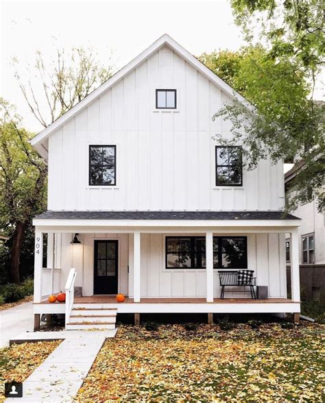 10 Stunning Home Exteriors With Board And Batten Siding White