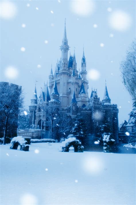 Snow Transforms Tokyo Disney Resort Into A Winter Wonderland