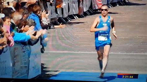 marathon runner s penis slips out of shorts as he reaches race end irish mirror online