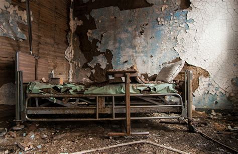 Eerie Pictures Of Abandoned Hospitals In The Us Maison Abandonn E Urbex Maison