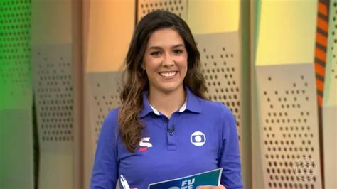 Saiba Quem é Renata Silveira Primeira Mulher A Narrar Um Jogo De Copa Do Mundo Em Tv Aberta