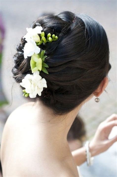 Side Bun Wedding Hair With Veil - Side bun hair leaf wedding bridal hair accessories