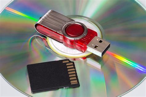 CD Memoria USB Y Tarjeta Del SD Imagen De Archivo Imagen De Tarjeta Ordenador