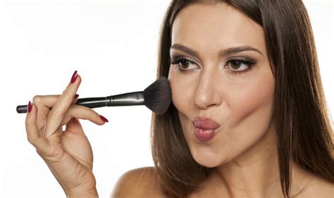 How To Apply Blush Step By Step Guide To Apply Blush On Your Cheeks