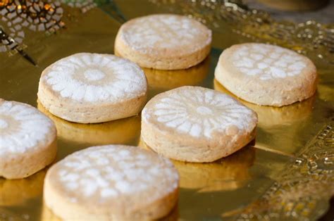 Sold throughout the months before christmas across spain. Make Traditional Spanish Christmas Cookies for the ...