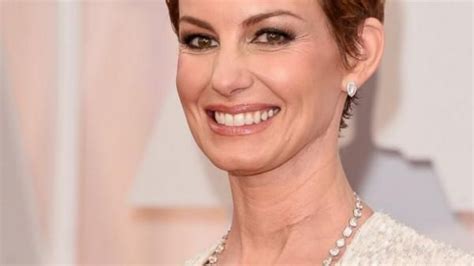 faith hill recovering from neck surgery neck surgery faith hill people magazine