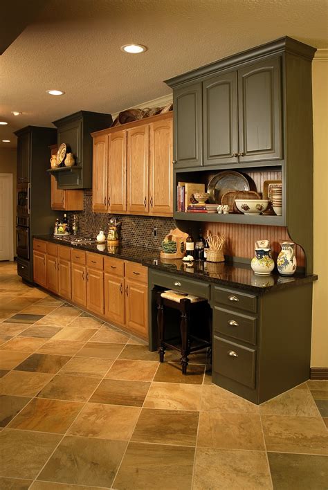 Earth Tone Kitchen Ideas Design In Wood What To Do With Oak Cabinets