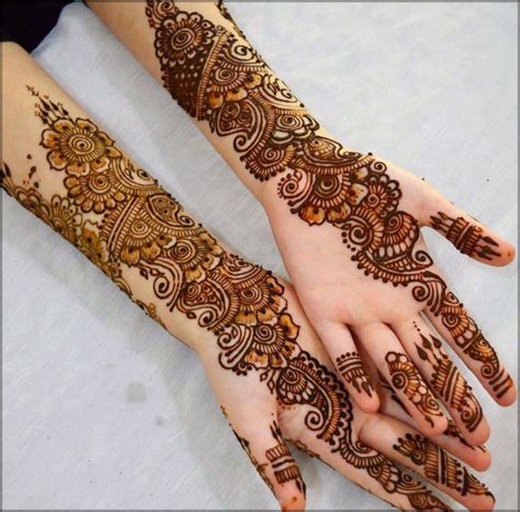 Very Simple Arabic Style Latest Mehndi Designs For Bridals