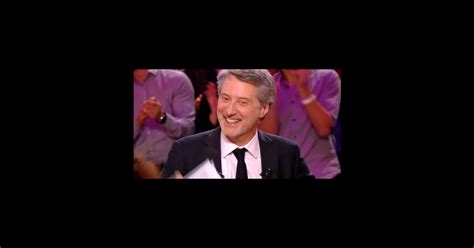 Antoine De Caunes Une Strip Teaseuse Déjantée Lui Colle Ses Fesses