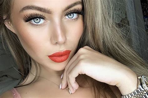 Love Island News Tyne Lexy Clarson Posts Red Hot Selfie On Instagram