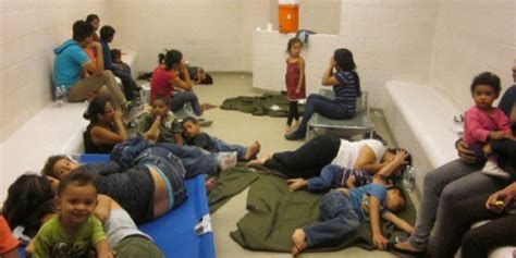 Perturbadoras Imágenes De Niños Sin Sus Padres En Centros De Detención