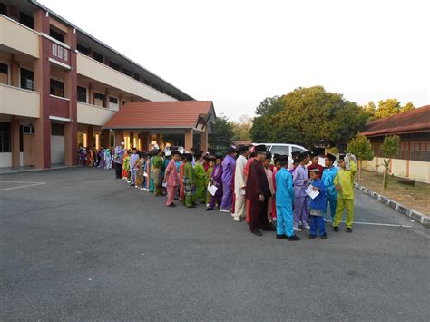 Pada tahun 2015, sekolah kebangsaan bukit damansara memiliki 511 murid lelaki dan 520 murid perempuan. Sekolah Kebangsaan Bukit Jambul