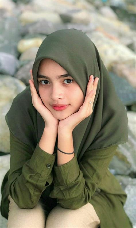 Pin By Ombak On Jilbab Cantik Gaya Hijab Perempuan Kecantikan