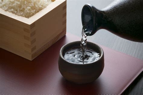 what-is-true-japanese-sake-definition,-basic-knowledge-and-latest-trends-w-photos