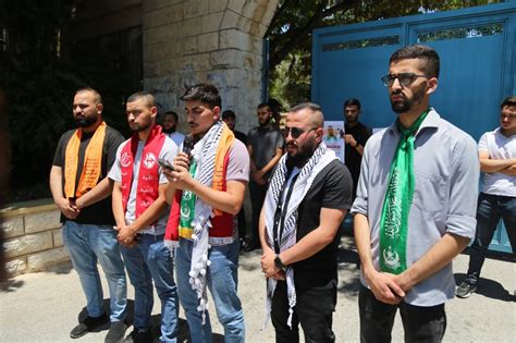 وكالة شهاب للأنباء on twitter وقفة طلابية أمام جامعة القدس أبو ديس، احتجاجًا على اعتقال أجهزة