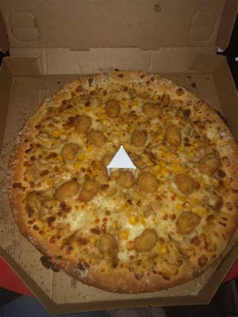 I Tried Pizza Huts Kfc Popcorn Chicken Pizza And It Made Me Question