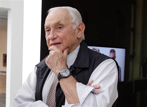 Victoria S Secret Hulu Who Is Les Wexner And Where Is He