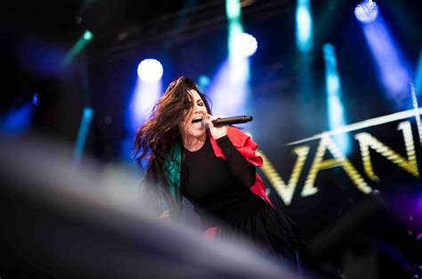 Evanescences Amy Lee To Join Wagakki Band Orchestra Show At Japans