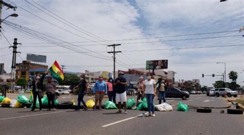 Santa Cruz Policía Sufre Fractura De Cuatro Costillas Durante Enfrentamiento En Bloqueo Los