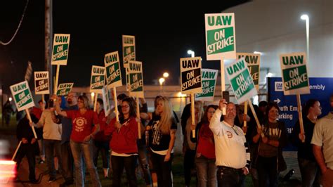 Gms Uaw Workers Strike Photo Gallery