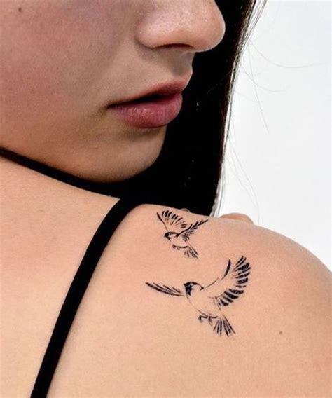 31 Beautiful Shoulder Tattoo Design Idea For Women Sparrow Tattoo