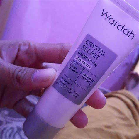 Wardah Crystal Secret Brightening Day Cream - Beauty Review
