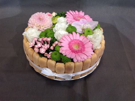 Gâteau De Fleurs Gâteau Floral Arrangements Floraux De Noël